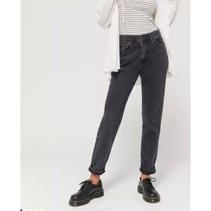 BDG Urban Outfitters Mom High Rise Relaxed Fit Black Distressed Hem Jeans Sz 28